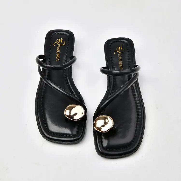Women'S Summer 2025 New Fashionable Low-Heeled Sandals for Women with a Clip Toe Design, Perfect for Walking