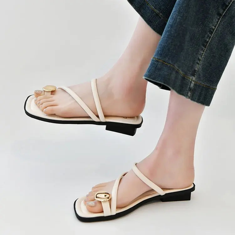 Women'S Summer 2025 New Fashionable Low-Heeled Sandals for Women with a Clip Toe Design, Perfect for Walking