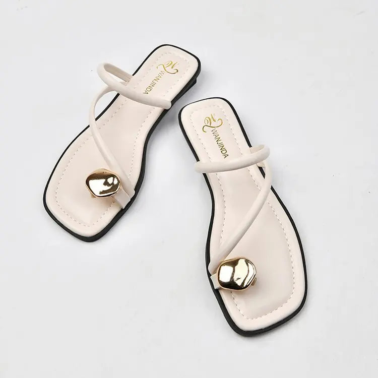 Women'S Summer 2025 New Fashionable Low-Heeled Sandals for Women with a Clip Toe Design, Perfect for Walking