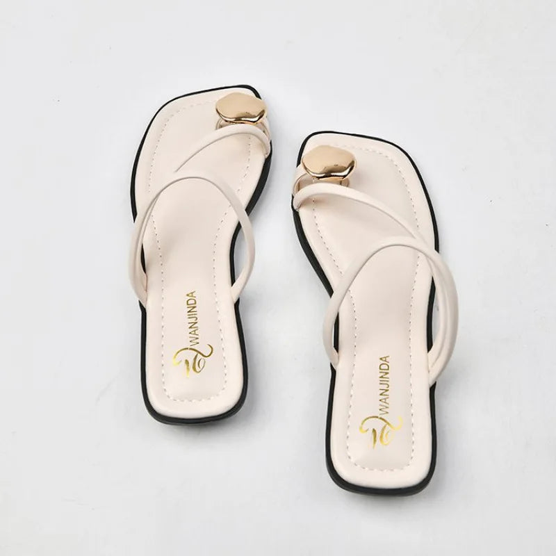 Women'S Summer 2025 New Fashionable Low-Heeled Sandals for Women with a Clip Toe Design, Perfect for Walking